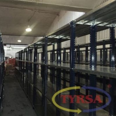 Estantes Metálicos para Empresas de Mensajería